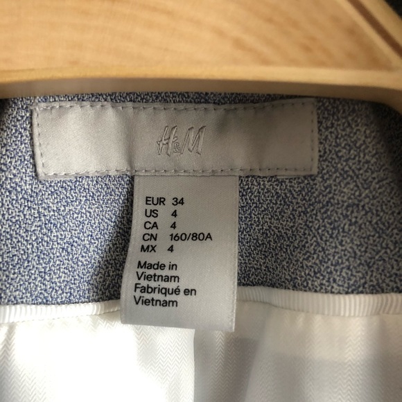 Set of 2 H&M Single-Button Fitted Blazers | 4 - Picture 11 of 13